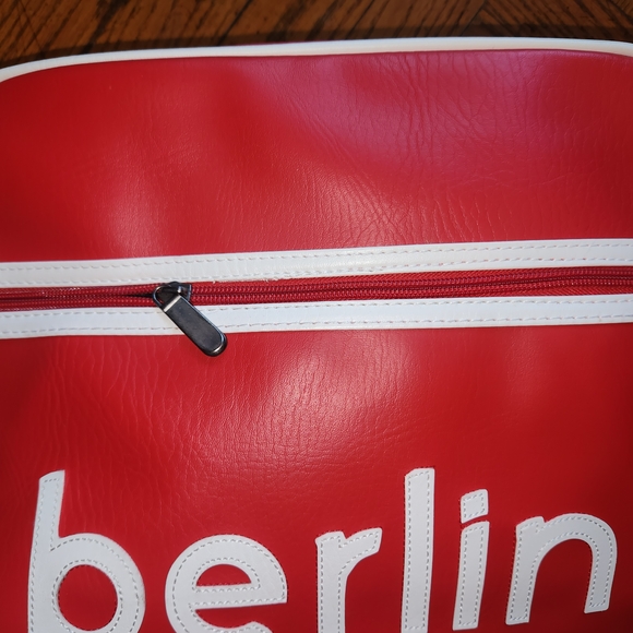 Red and White Retro Shoulder Bag with Sporty Design - Picture 11 of 14